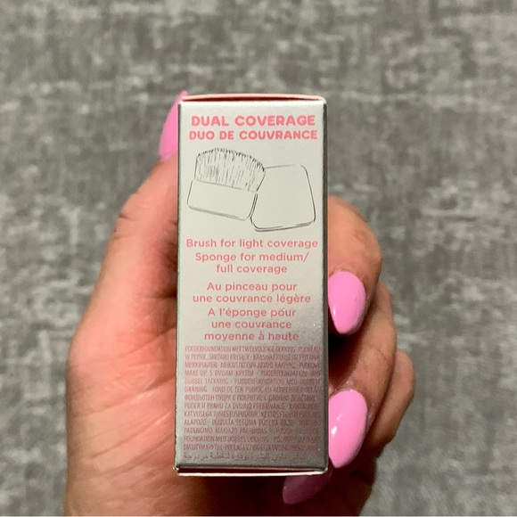 NEW! BENEFIT Hello Happy Velvet Powder Foundation 10 - Picture 5 of 6